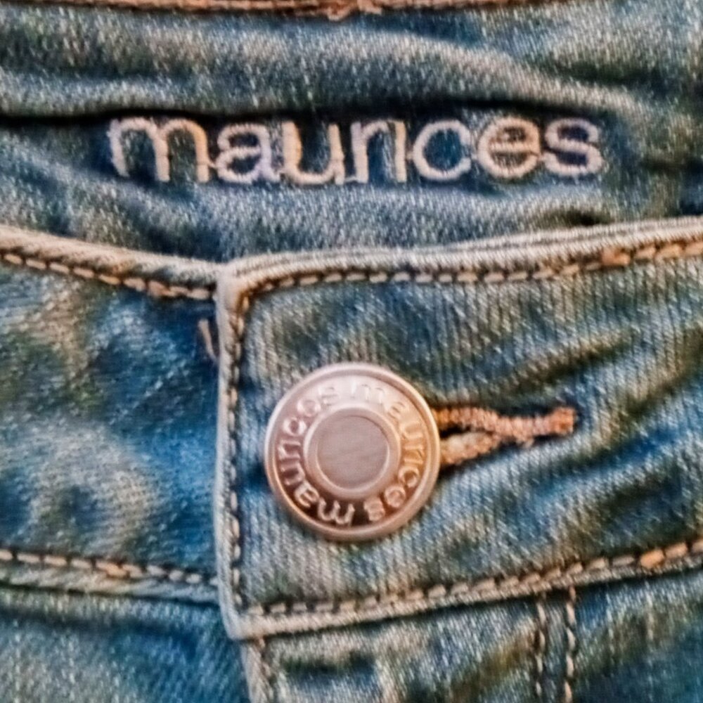 SOLD!!! - Maurices Blue Denim Capris w/Pearl & Silver Accents Women's Frayed Hem - Picture 7 of 16